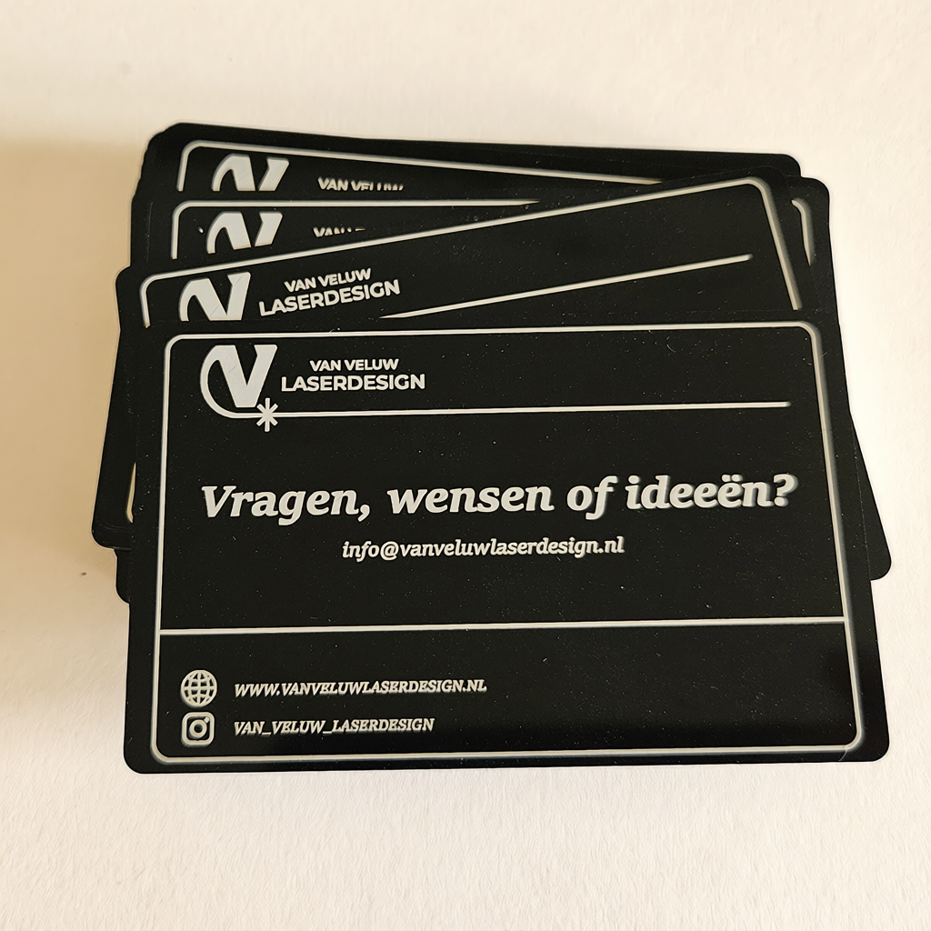 Luxe metalen visitekaartjes met dubbelzijdige lasergravure